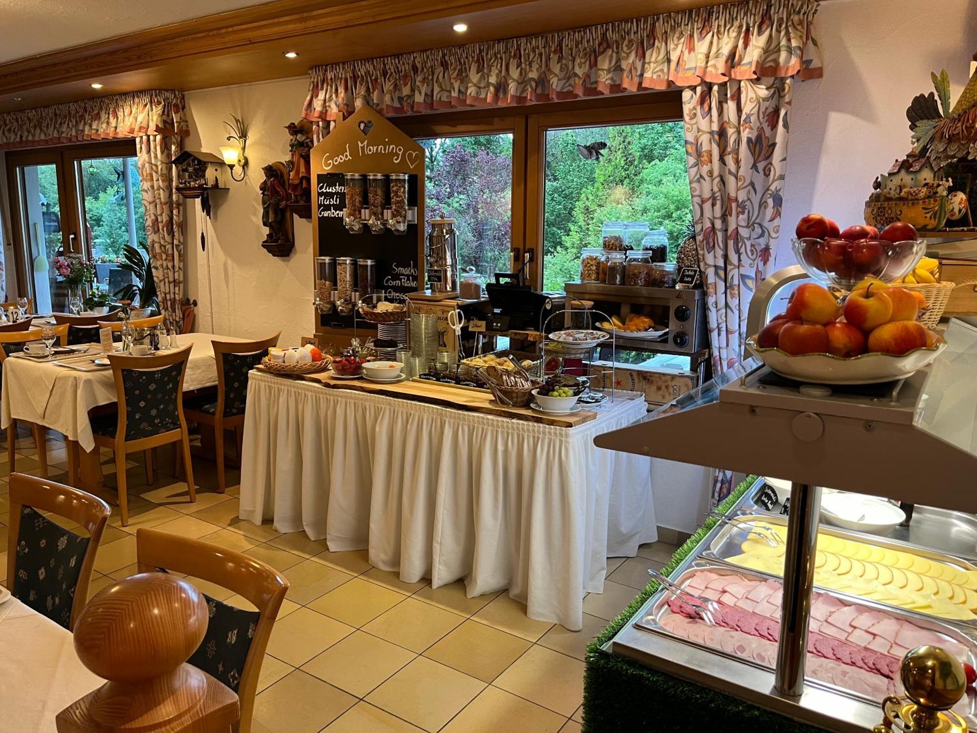 Hotel-Restaurant Berghof Johannesberg Екстериор снимка